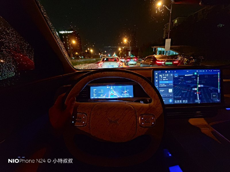虽然小鹏 G9 2024 非常顶，但 G6 其实更适合我上下班开开。配图