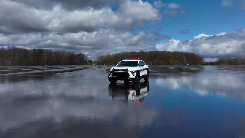 NEWS: GM has unveiled the Chevy Blazer EV Police Pursuit vehicle.配图